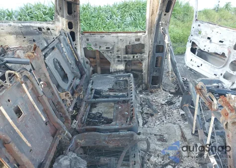 2005 Chevrolet Suburban 1500 Ls из США, поврежденный, VIN 3GNEC16Z45G232541